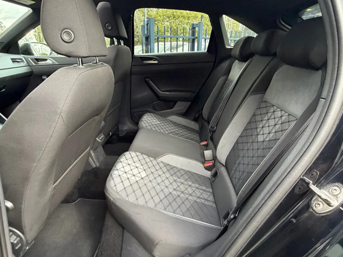 1.0 TSI R-Line DSG Pano/Navi/Led/Cam/Virtua