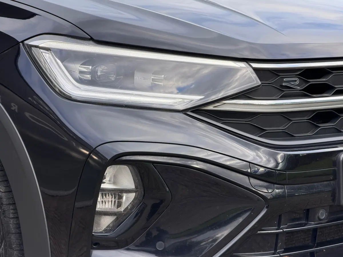 1.0 TSI R-Line DSG Pano/Navi/Led/Cam/Virtua