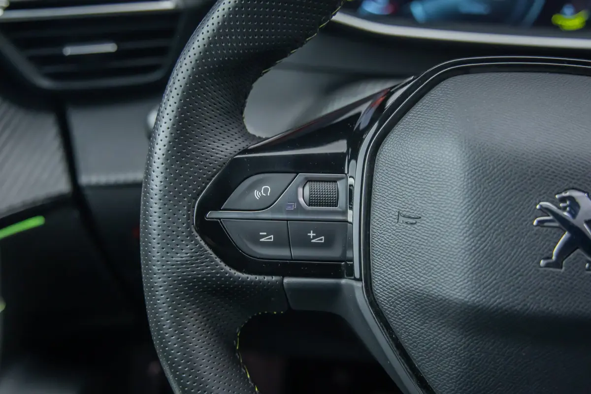 EV GT-LINE 50 kWh | Camera | Stoelverwarming | Apple Carplay/Android Auto | Keyless | Navigatie | Sportstoelen | Achteruitrijcamera | Apple Carplay/Android Auto|telefoonintegratie premium | 