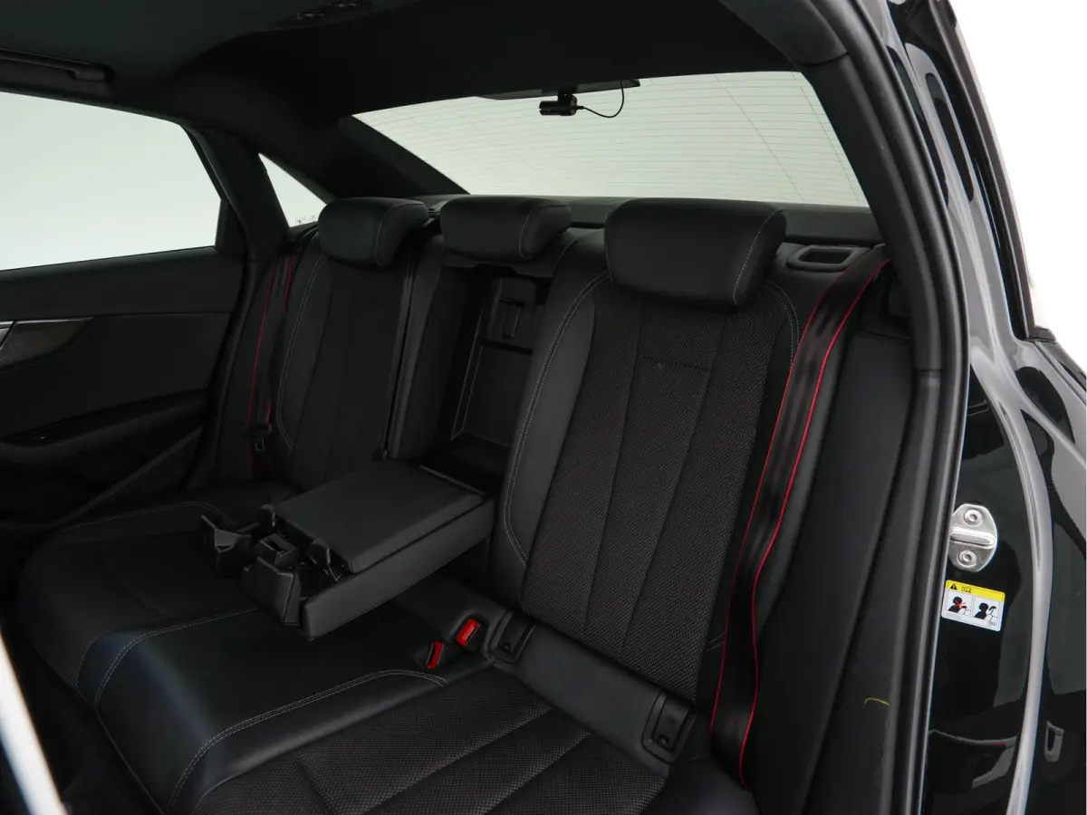 35 TFSI S edition Competition Aut. *LEATHER-MICROFIBRE | FULL-LED | SPORT-SEATS | KEYLESS | DIGI-COCKPIT | AMBIENT-LIGHT | NAVI-FULLMAP | PRIVACY-GLASS | SHIFT-PADDLES | ECC | PDC | CRUISE |