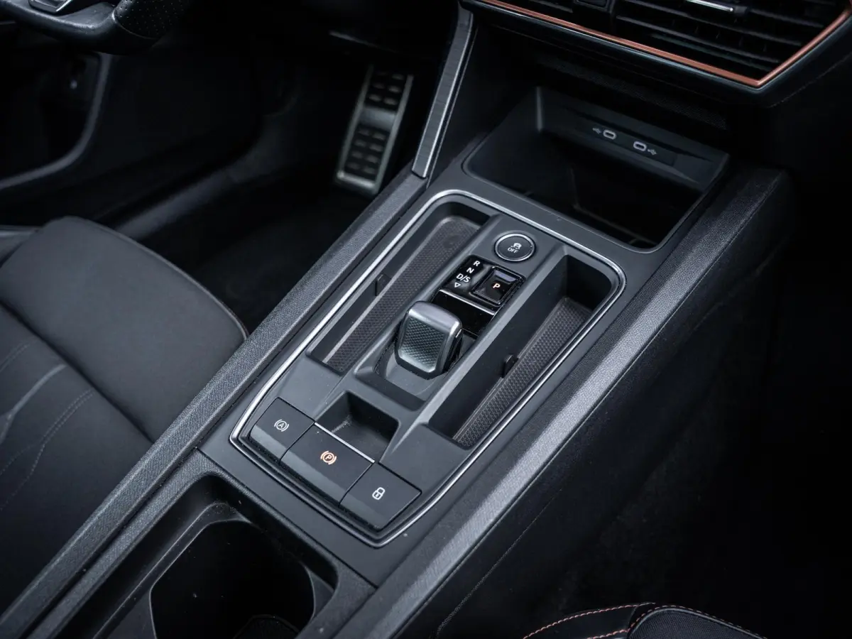 1.4 e-Hybrid VZ Copper Edition 245PK - Pano l ACC l Camera l Carplay