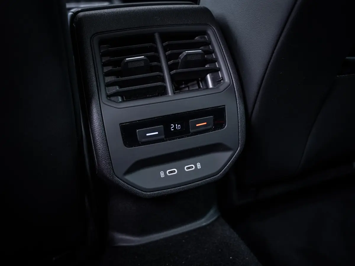 1.4 e-Hybrid VZ Copper Edition 245PK - Pano l ACC l Camera l Carplay
