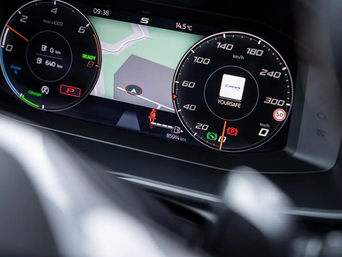 1.4 e-Hybrid VZ Copper Edition 245PK - Pano l ACC l Camera l Carplay