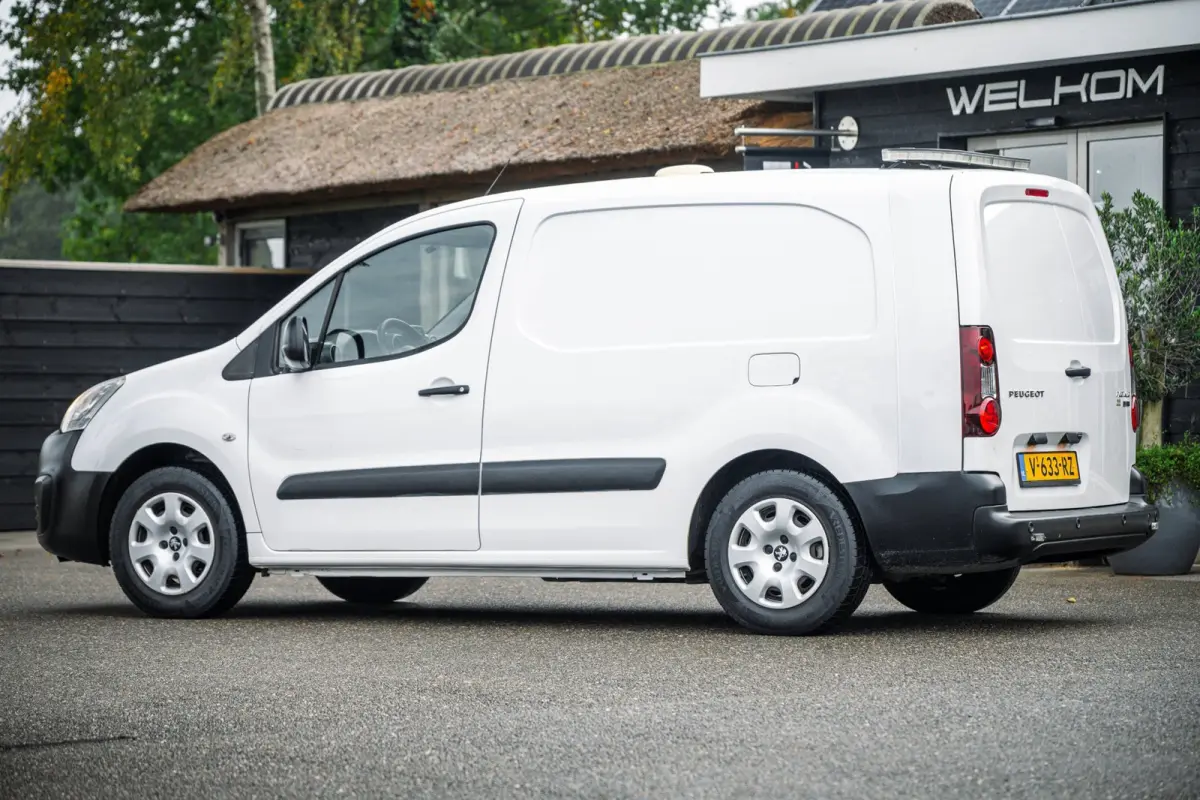Electric L2 Premium Soh % I Kastinrichting I Zwaailamp I Camera I Climate I Cruise I Parkeersensoren I BTW