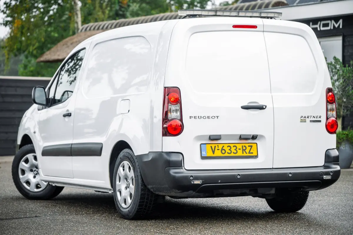 Electric L2 Premium Soh % I Kastinrichting I Zwaailamp I Camera I Climate I Cruise I Parkeersensoren I BTW