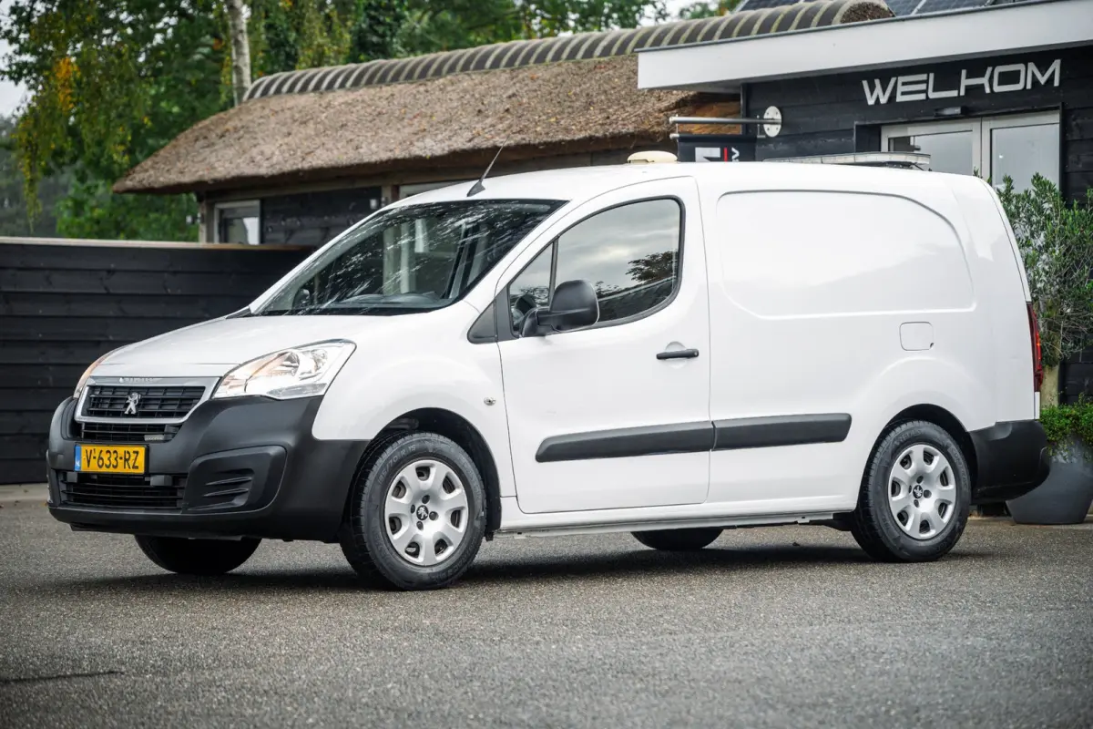Electric L2 Premium Soh % I Kastinrichting I Zwaailamp I Camera I Climate I Cruise I Parkeersensoren I BTW