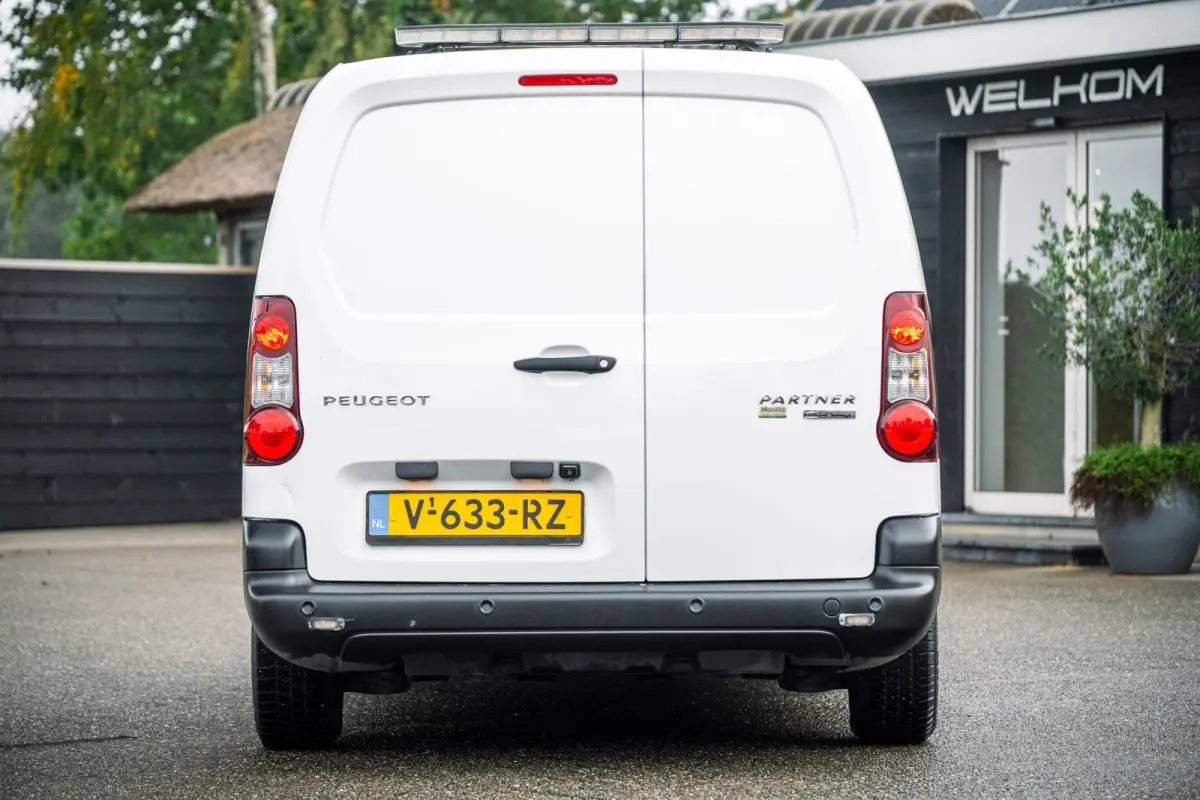 Electric L2 Premium Soh % I Kastinrichting I Zwaailamp I Camera I Climate I Cruise I Parkeersensoren I BTW
