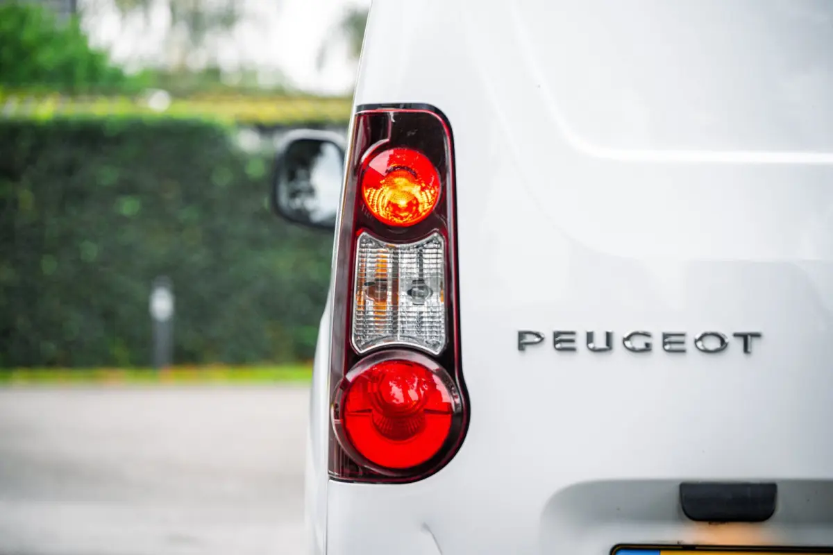 Electric L2 Premium Soh % I Kastinrichting I Zwaailamp I Camera I Climate I Cruise I Parkeersensoren I BTW