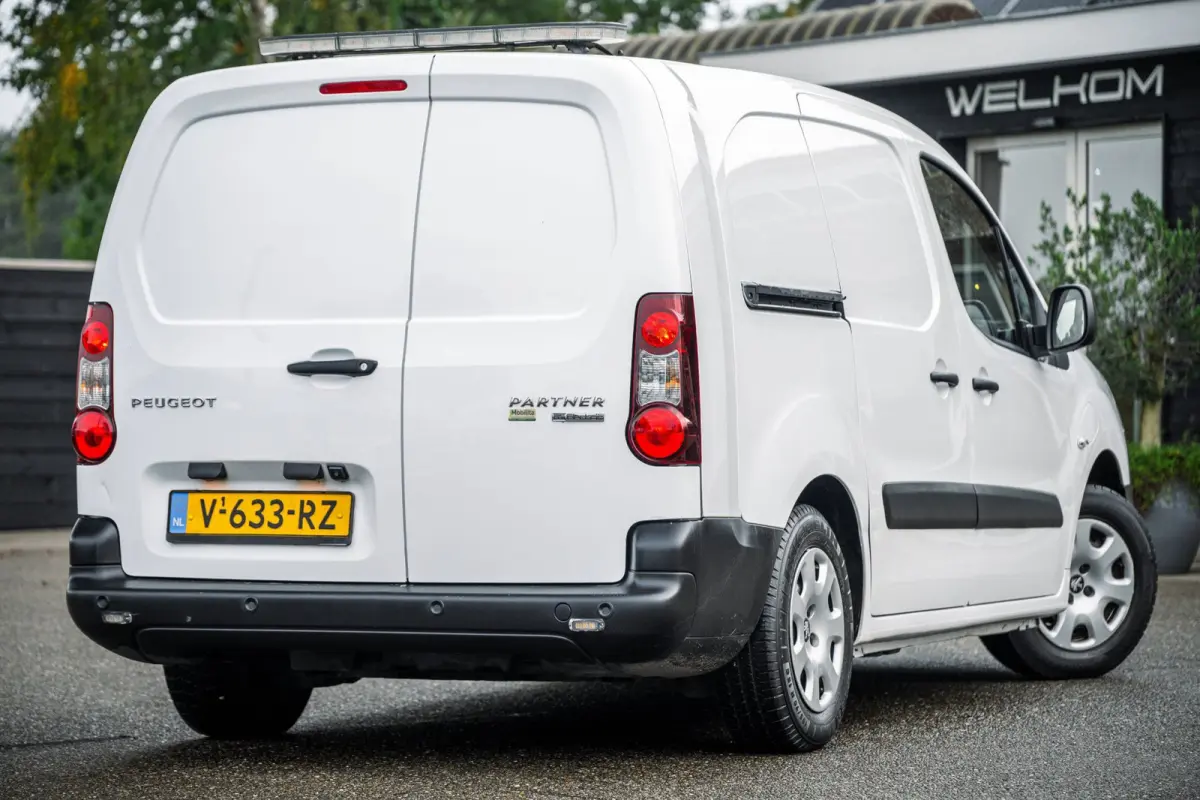 Electric L2 Premium Soh % I Kastinrichting I Zwaailamp I Camera I Climate I Cruise I Parkeersensoren I BTW