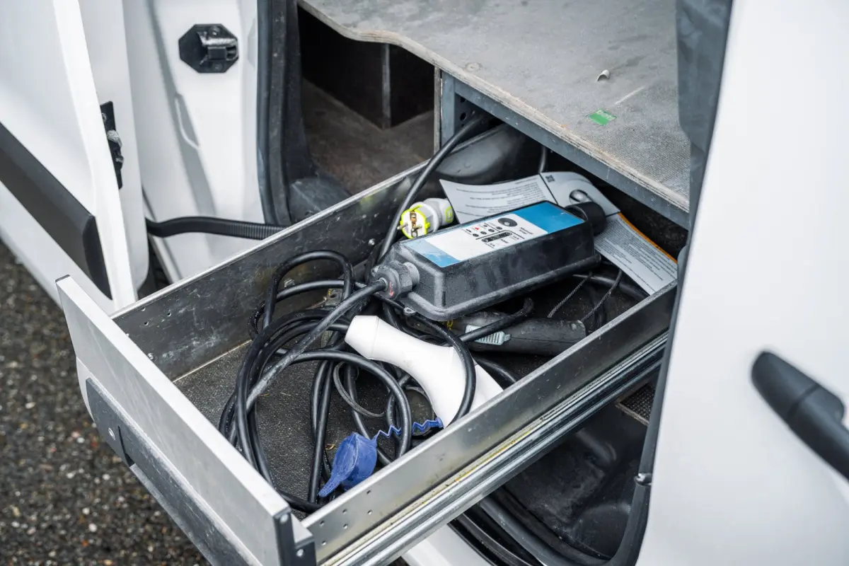 Electric L2 Premium Soh % I Kastinrichting I Zwaailamp I Camera I Climate I Cruise I Parkeersensoren I BTW