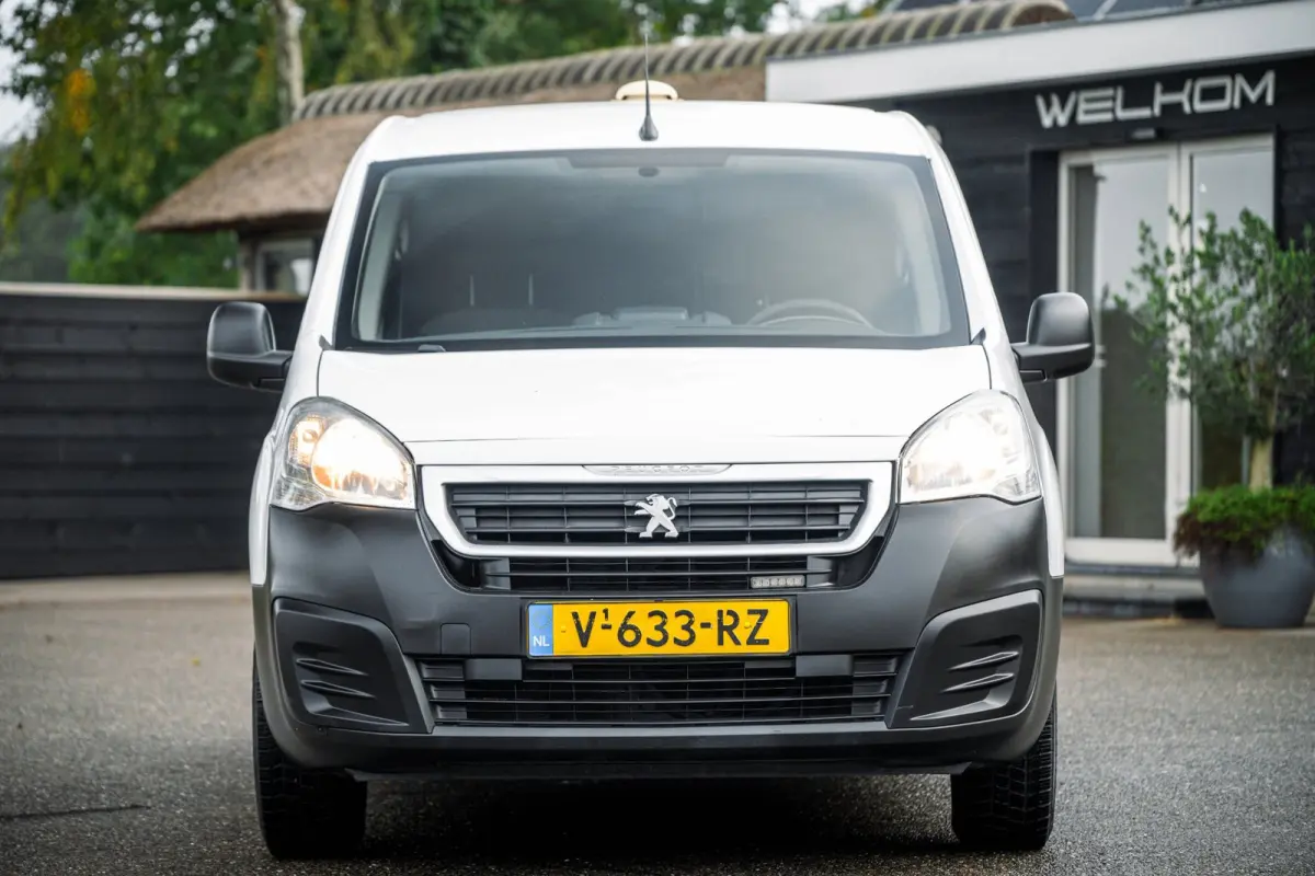 Electric L2 Premium Soh % I Kastinrichting I Zwaailamp I Camera I Climate I Cruise I Parkeersensoren I BTW