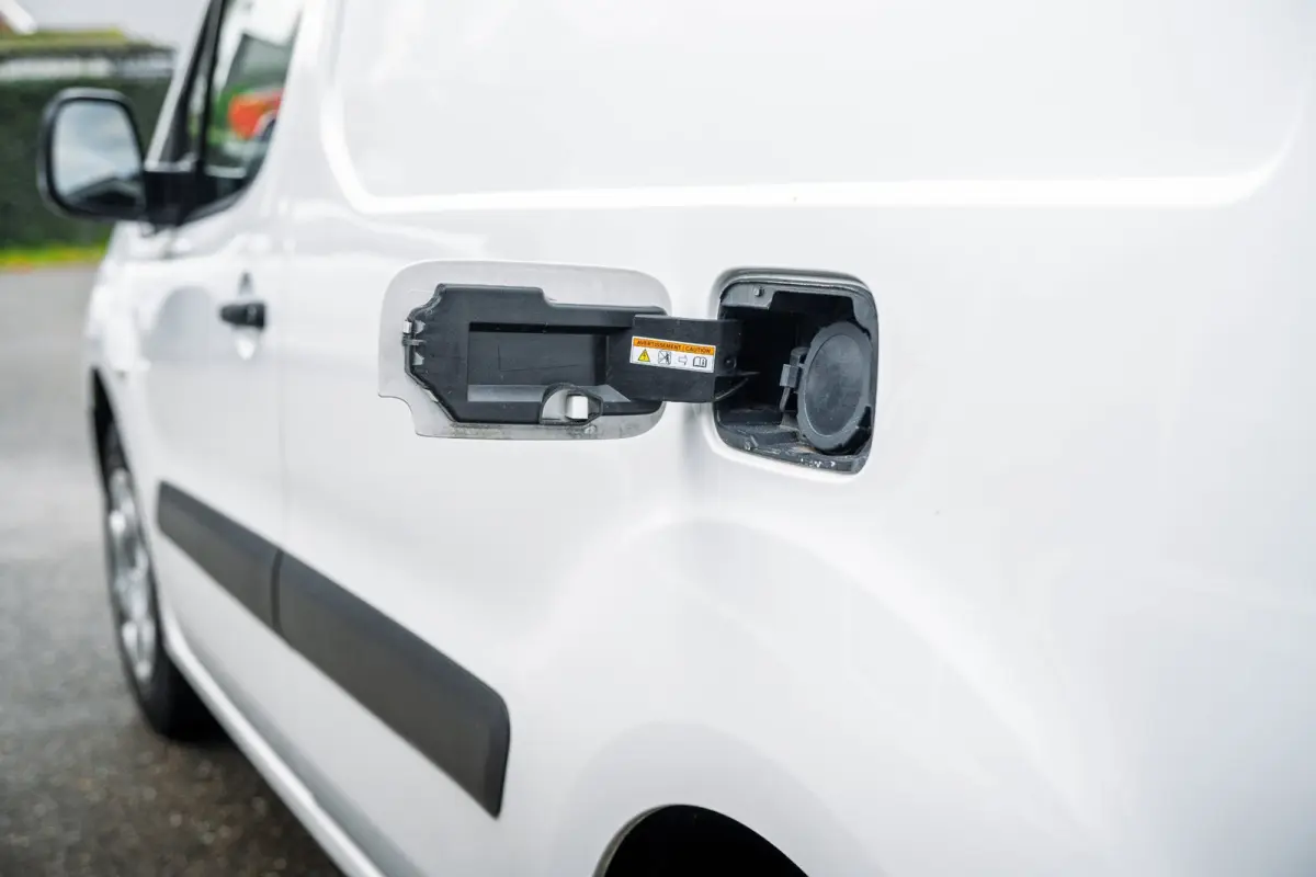 Electric L2 Premium Soh % I Kastinrichting I Zwaailamp I Camera I Climate I Cruise I Parkeersensoren I BTW