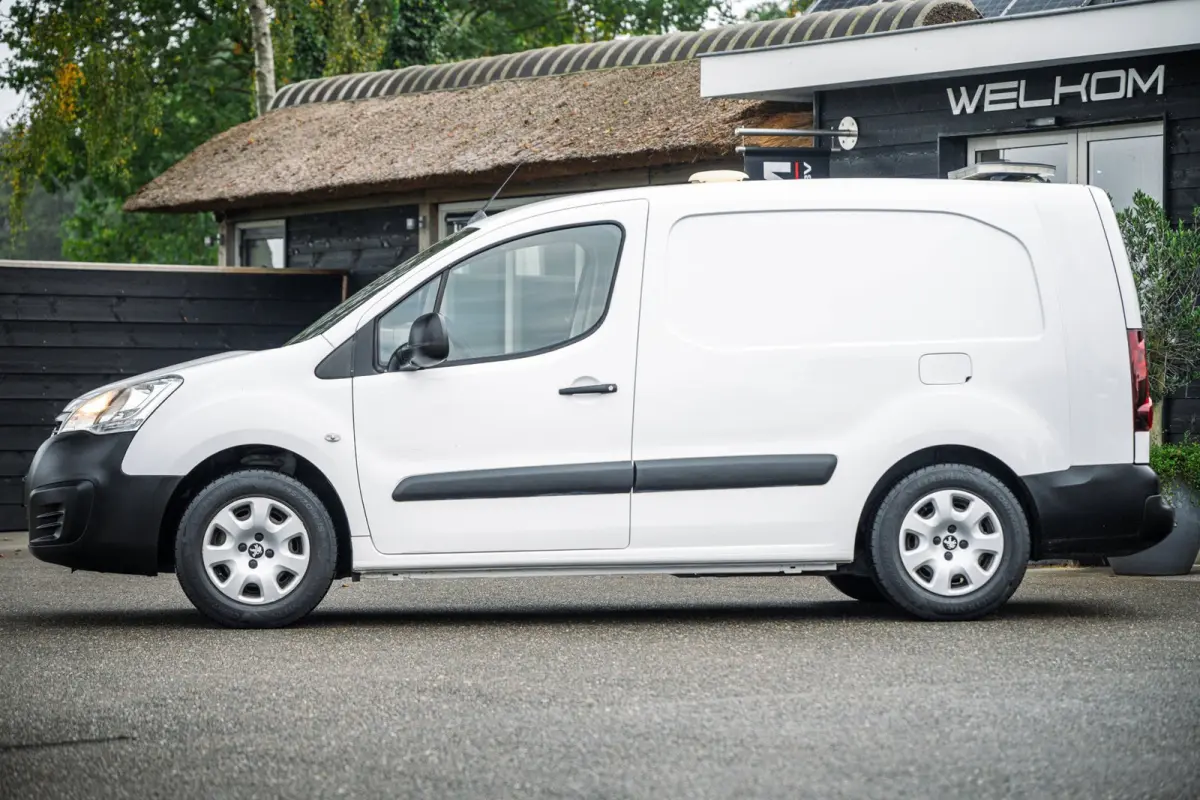 Electric L2 Premium Soh % I Kastinrichting I Zwaailamp I Camera I Climate I Cruise I Parkeersensoren I BTW