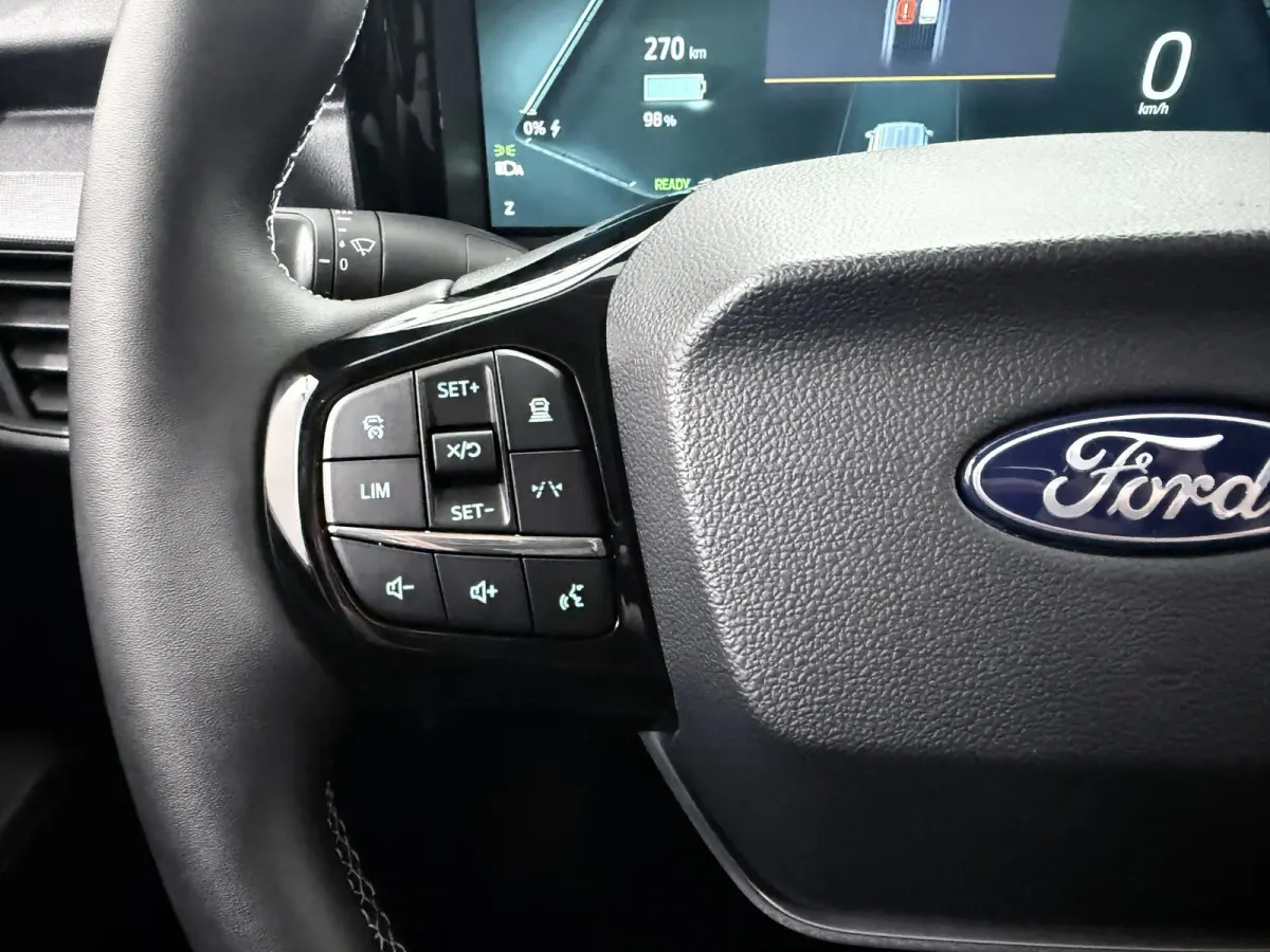 Limited | 44 kWh | 289 KM RANGE | NAVIGATIE | PARKEERCAMERA | ADAPTIVE CRUISE | TREKHAAK | LM VELGEN
