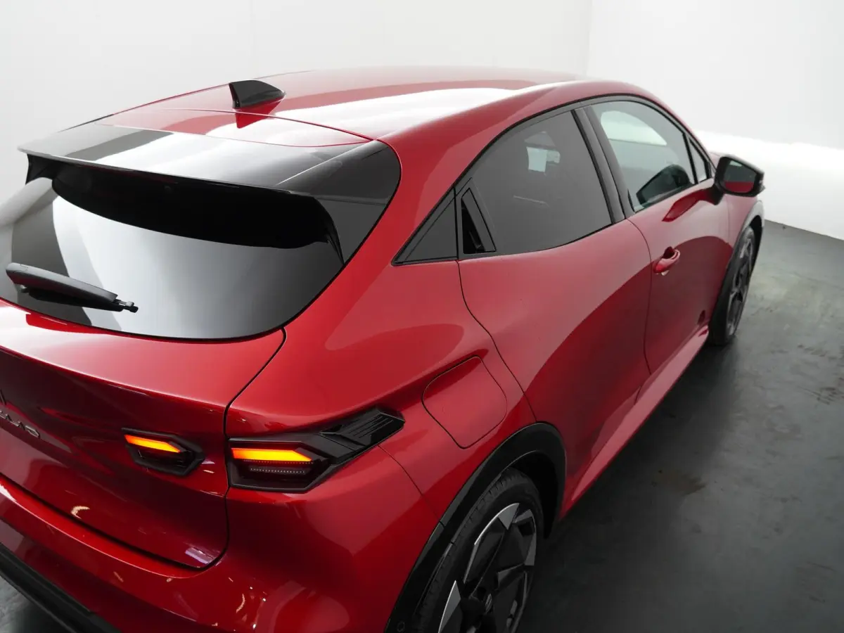 techno full hybrid E-Tech 160 pk | pack winter, safety & parking | verlenging connected services openR link met twee jaar |