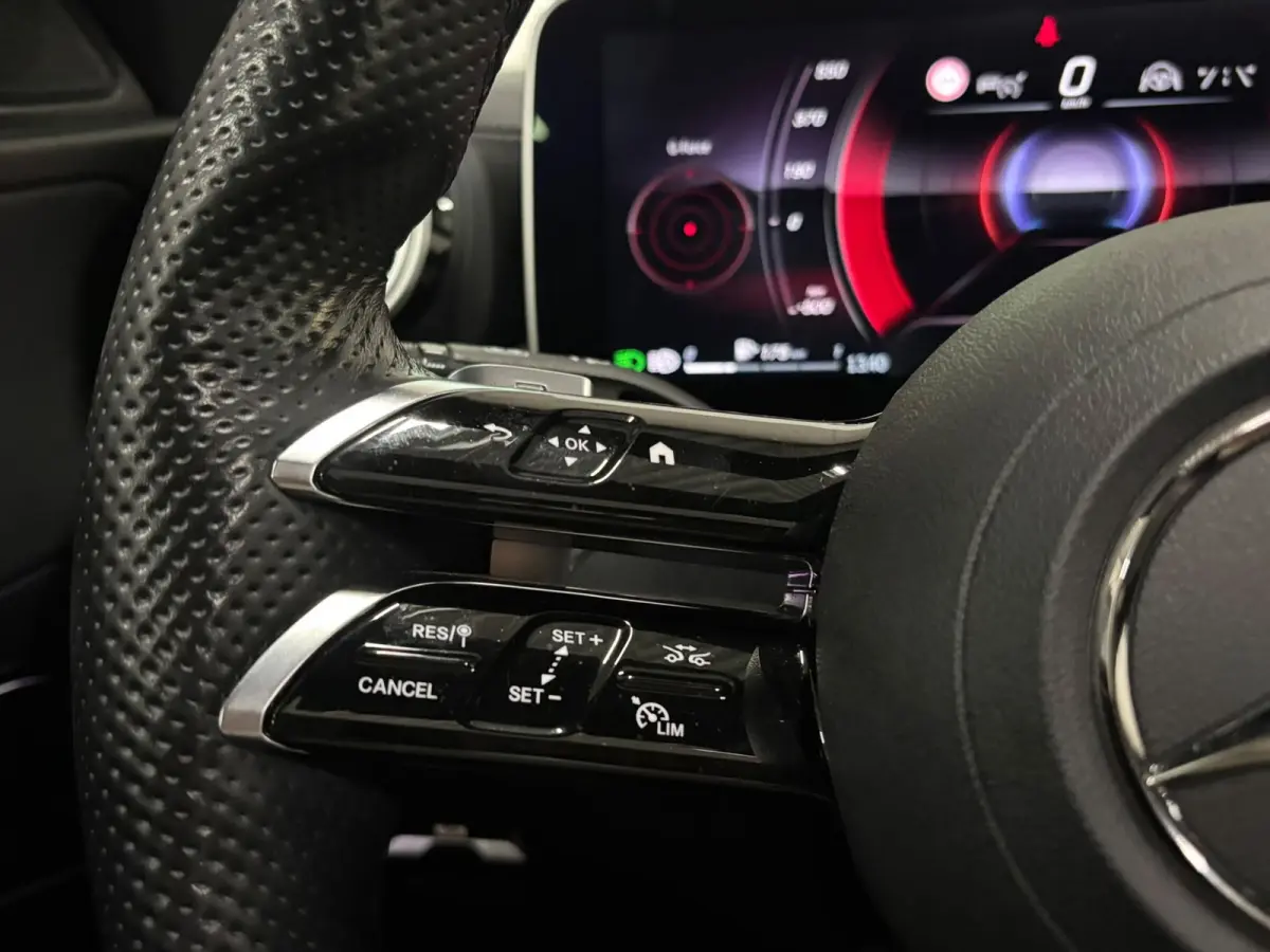 300 e AMG Pano Hud 360 Burmester