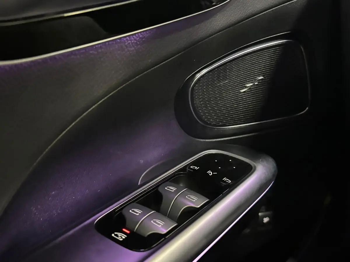 300 e AMG Pano Hud 360 Burmester