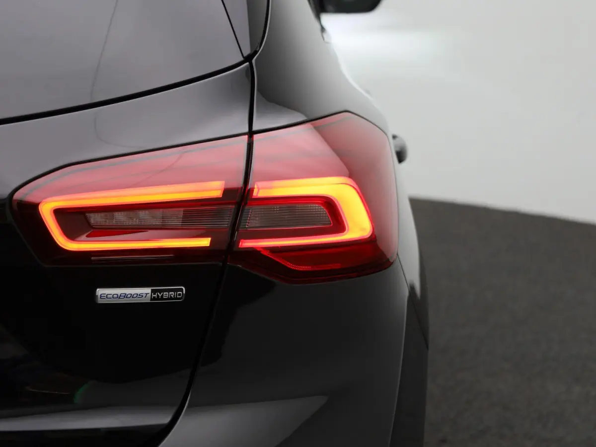 1.0 EcoBoost Hybrid Titanium | Apple Carplay/Android Auto | Climate Control | Cruise Control | Parkeersensoren |