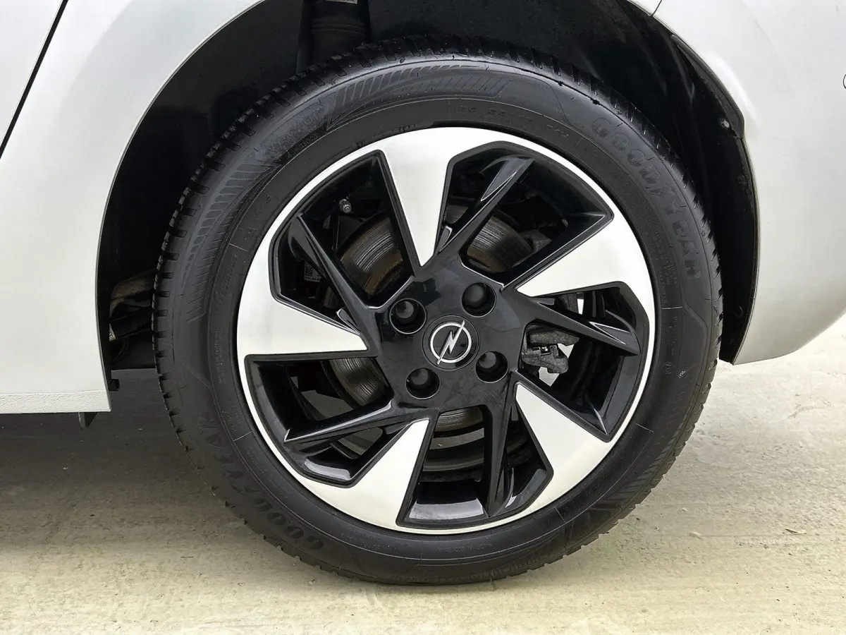 Electric 156pk Long Range GS 51 kWh Automaat | Navigatie | Camera | Climate Control | Dodehoekdetectie | Cruise Control | Getint Glas | Draadloze Telefoonlader | 17"LMV |