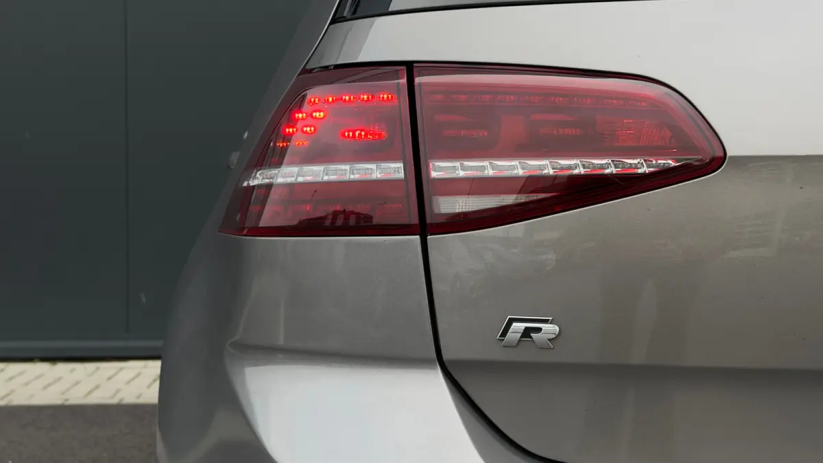 2.0 TSI 300pk 4Motion R | Panoramadak | Achteruitrijcamera | Adaptive Cruise | Lederen Bekleding | 19" |