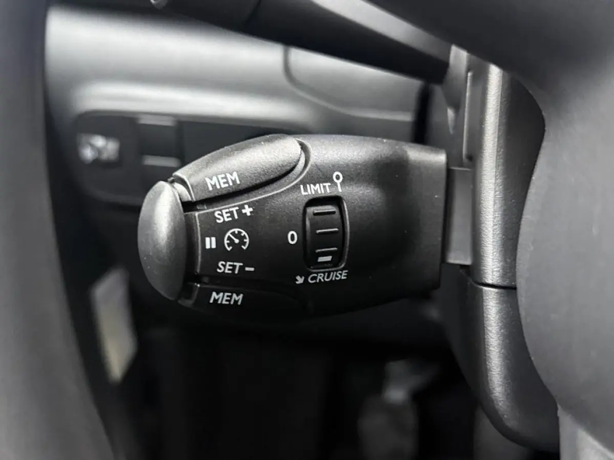 1.2 PureTech Feel Ecc/CarPlay/Cruise/Pdc