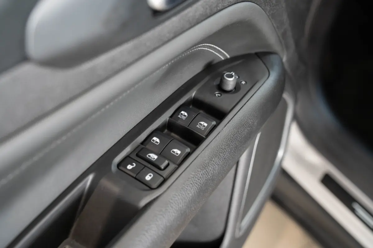 4xe 190 Plug-in Hybrid Night Eagle | Camera | Navigatie | Climate Controle | Apple Carplay & Android Auto | Cruise Controle | Keyless Entry & Start |