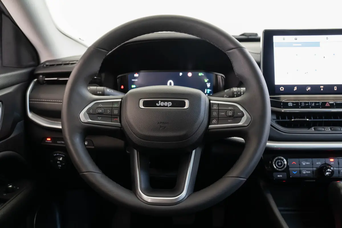 4xe 190 Plug-in Hybrid Night Eagle | Camera | Navigatie | Climate Controle | Apple Carplay & Android Auto | Cruise Controle | Keyless Entry & Start |