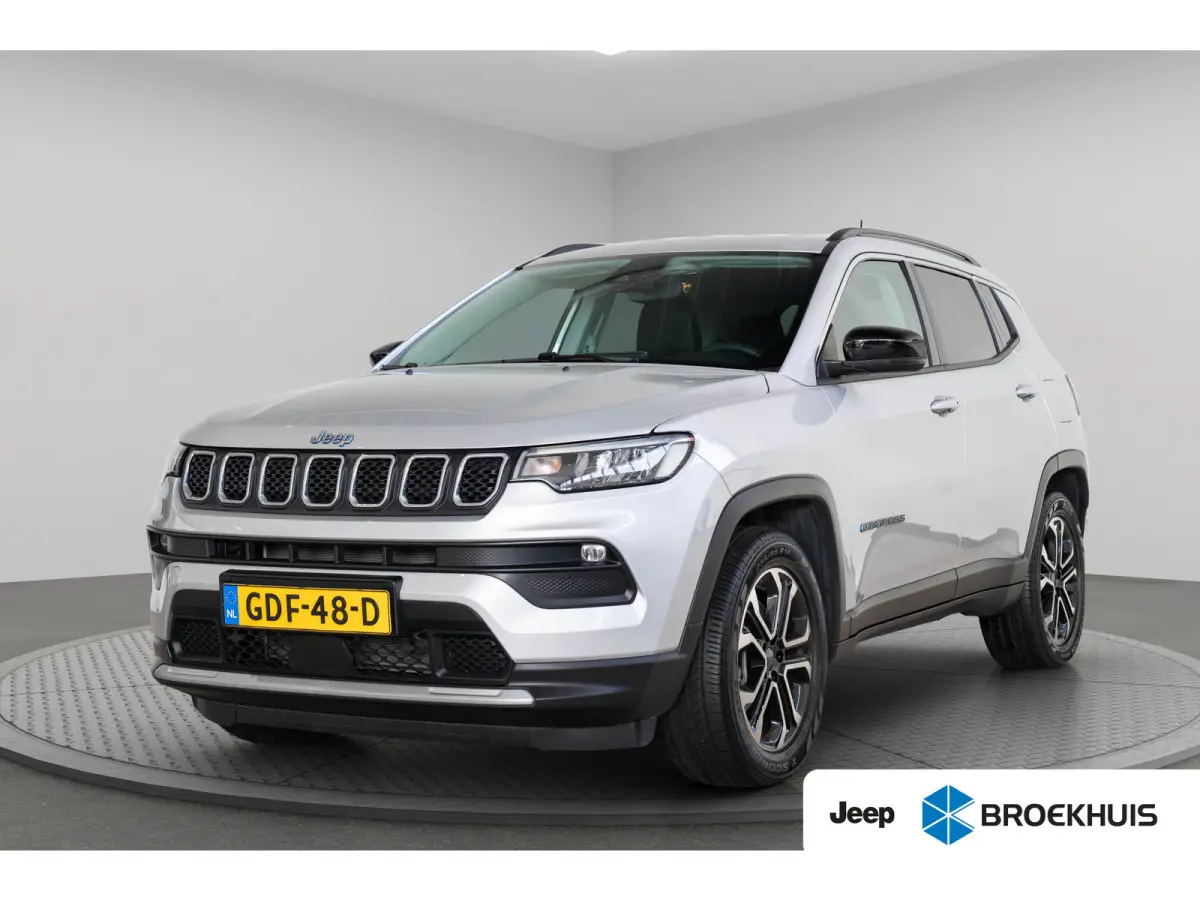 4xe 190 Plug-in Hybrid Night Eagle | Camera | Navigatie | Climate Controle | Apple Carplay & Android Auto | Cruise Controle | Keyless Entry & Start |