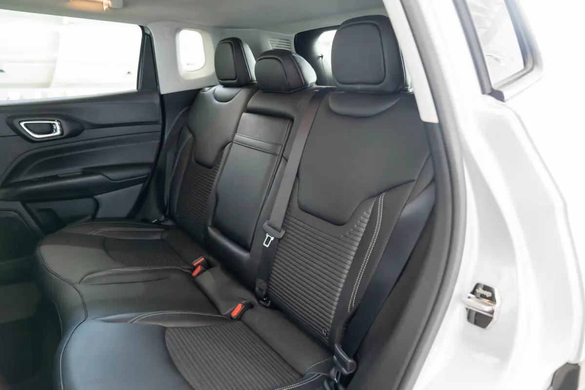 4xe 190 Plug-in Hybrid Night Eagle | Camera | Navigatie | Climate Controle | Apple Carplay & Android Auto | Cruise Controle | Keyless Entry & Start |