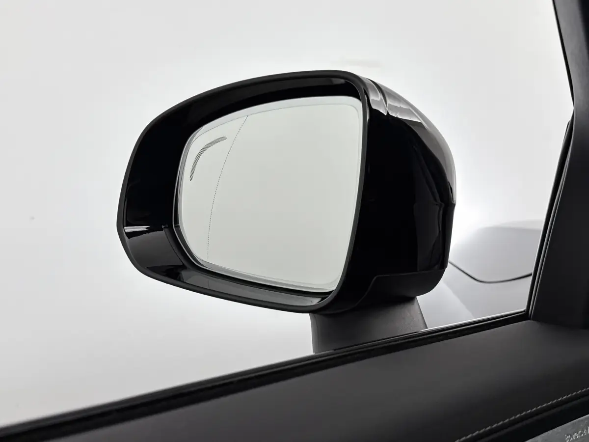 T8 Ultra Dark | 21" Allseason | Luchtvering | Geventileerd Nappa | Massage | Bowers & Wilkins | Trekhaak | Gelaagd&Getint Glas | Head-Up | 360 Camera