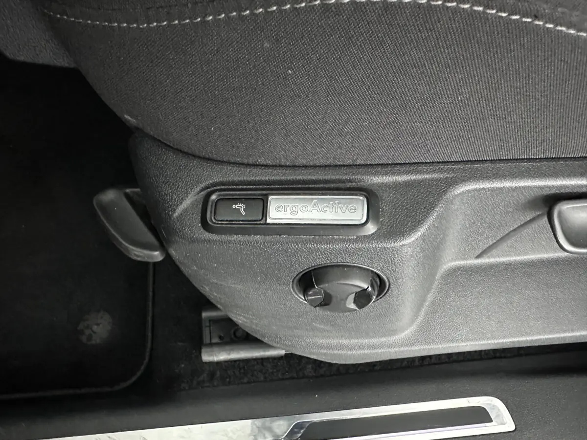 1.4 TSI ACT Highline *AUT | PANO | ADAPTIVE-CRUISE | FULL-LED | VIRTUAL-COCKPIT | KEYLESS | DAB+ | NAVI-FULLMAP | COMFORT-SEATS | ECC | PDC | 18INCH | TOWBAR*