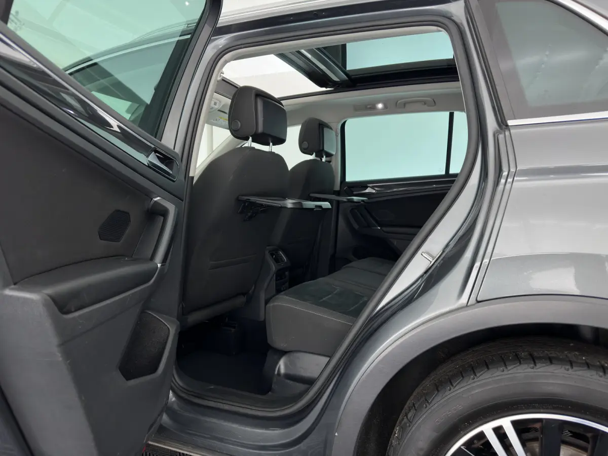 1.4 TSI ACT Highline *AUT | PANO | ADAPTIVE-CRUISE | FULL-LED | VIRTUAL-COCKPIT | KEYLESS | DAB+ | NAVI-FULLMAP | COMFORT-SEATS | ECC | PDC | 18INCH | TOWBAR*