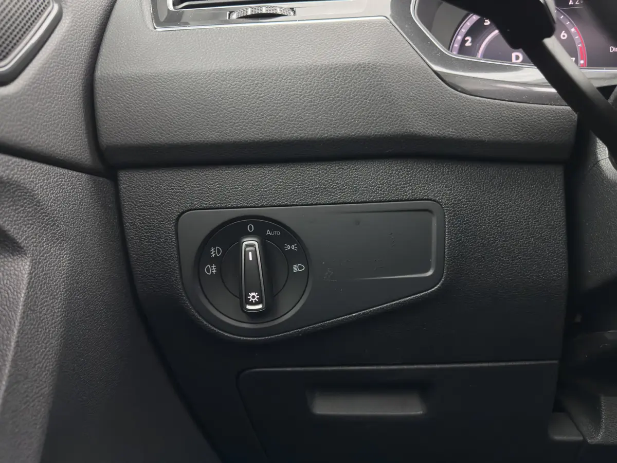 1.4 TSI ACT Highline *AUT | PANO | ADAPTIVE-CRUISE | FULL-LED | VIRTUAL-COCKPIT | KEYLESS | DAB+ | NAVI-FULLMAP | COMFORT-SEATS | ECC | PDC | 18INCH | TOWBAR*