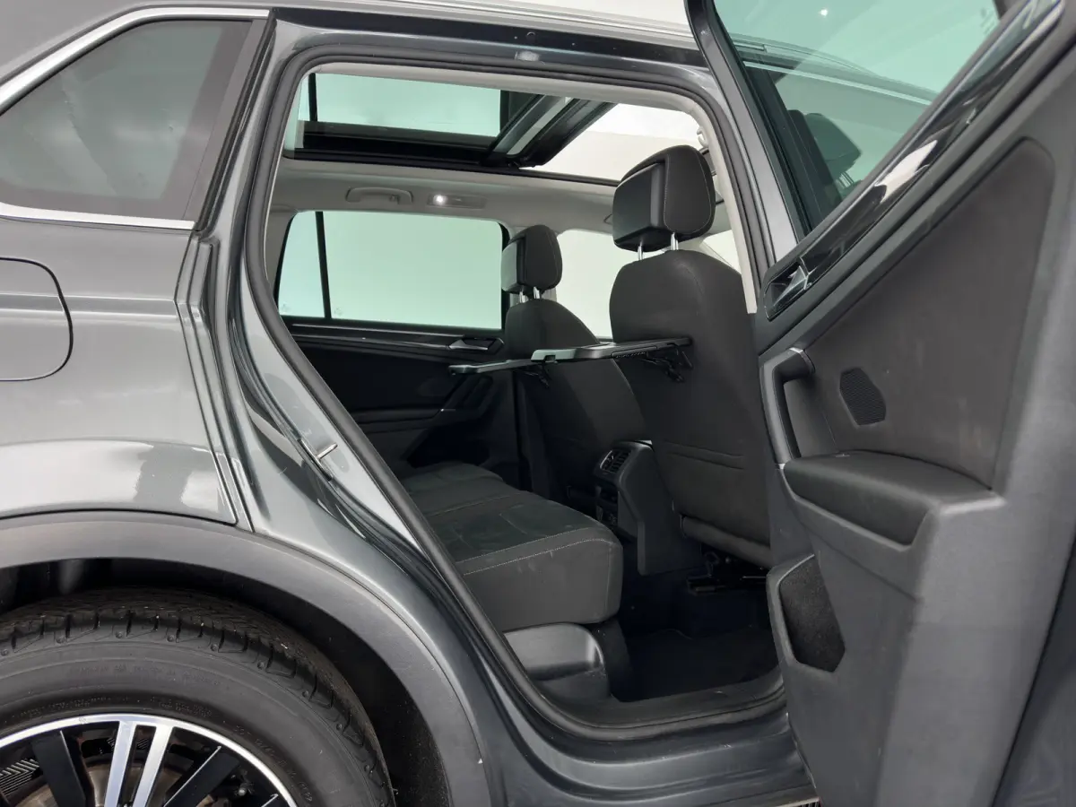 1.4 TSI ACT Highline *AUT | PANO | ADAPTIVE-CRUISE | FULL-LED | VIRTUAL-COCKPIT | KEYLESS | DAB+ | NAVI-FULLMAP | COMFORT-SEATS | ECC | PDC | 18INCH | TOWBAR*