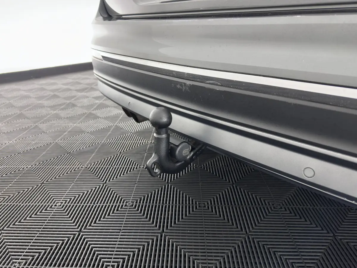 1.4 TSI ACT Highline *AUT | PANO | ADAPTIVE-CRUISE | FULL-LED | VIRTUAL-COCKPIT | KEYLESS | DAB+ | NAVI-FULLMAP | COMFORT-SEATS | ECC | PDC | 18INCH | TOWBAR*