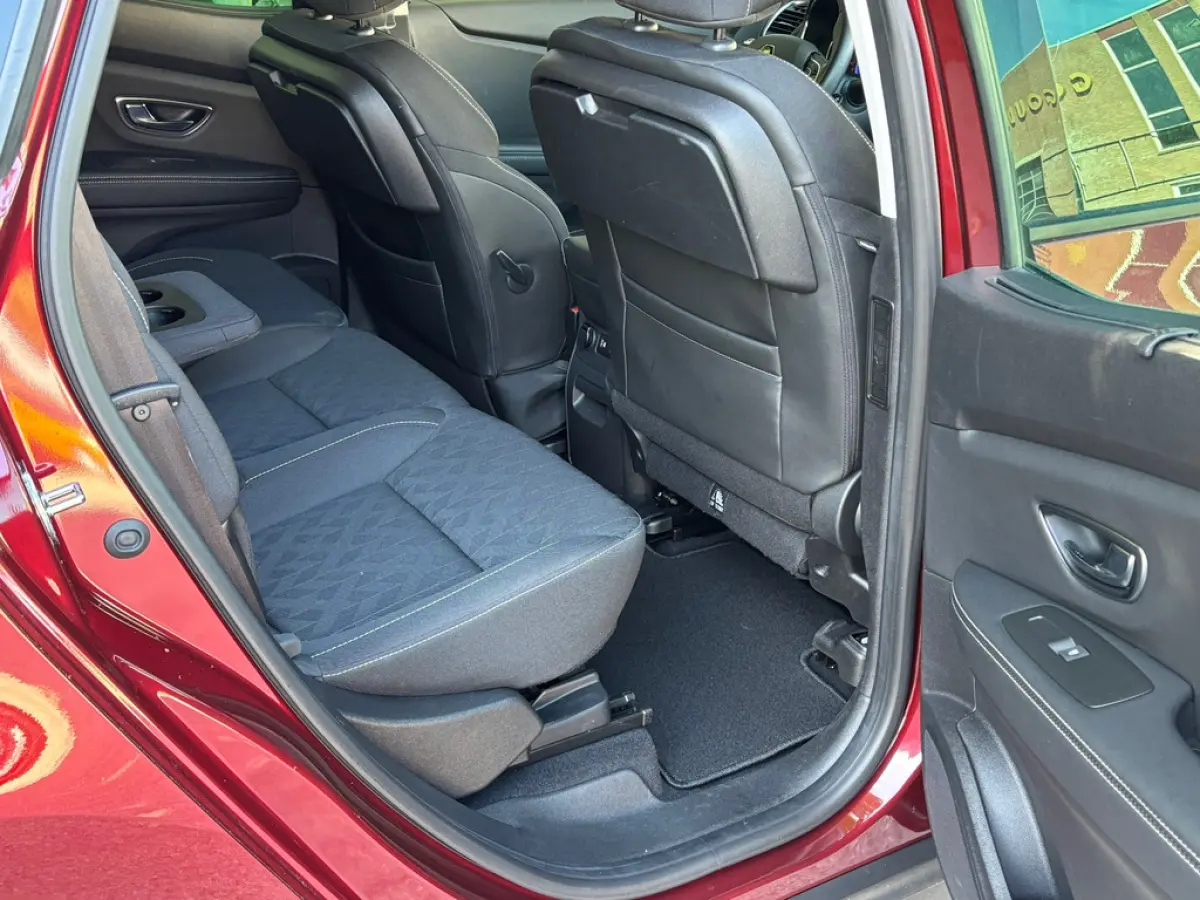 1.3 TCe Limited,AUTOMAAT,NAVI,CLIMAT,CAMERA