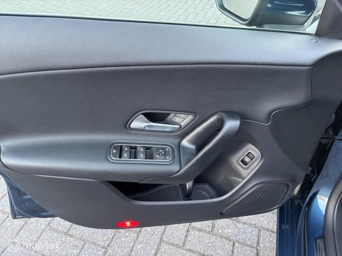 180 Advantage|Carplay|Camera|Lane-assist|Zwarte Hemelbekleding.