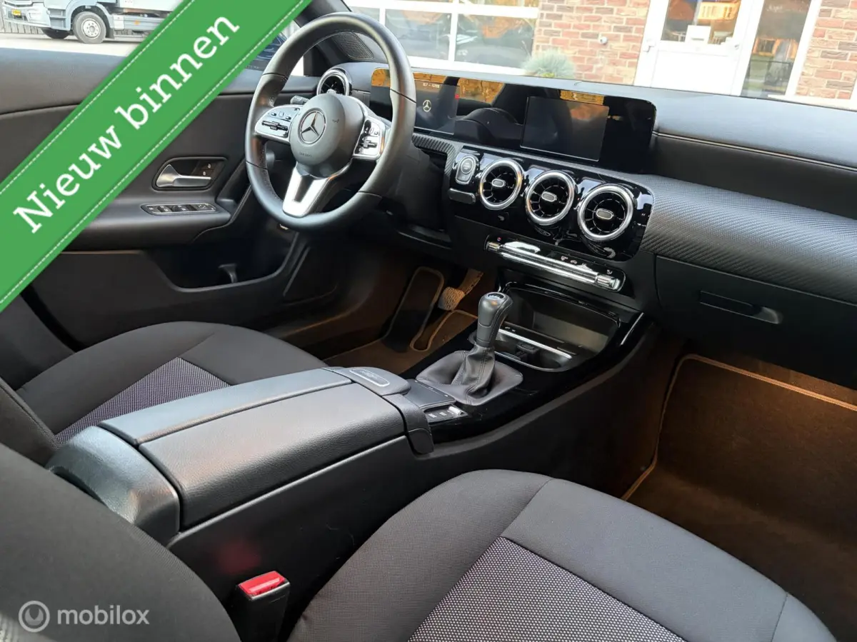 180 Advantage|Carplay|Camera|Lane-assist|Zwarte Hemelbekleding.