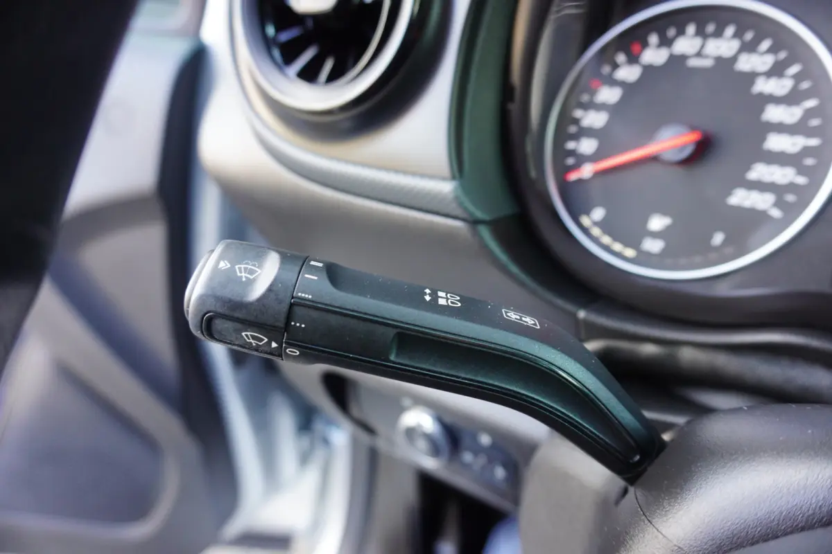 110 CDI L1 Navigatie Trekhaak Camera Apple Carplay Cruise control Airco Parkeersensoren 16" Velgen