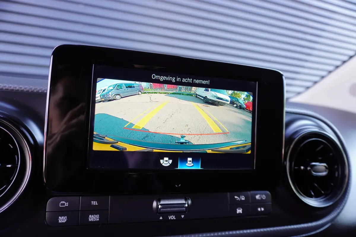 110 CDI L1 Navigatie Trekhaak Camera Apple Carplay Cruise control Airco Parkeersensoren 16" Velgen