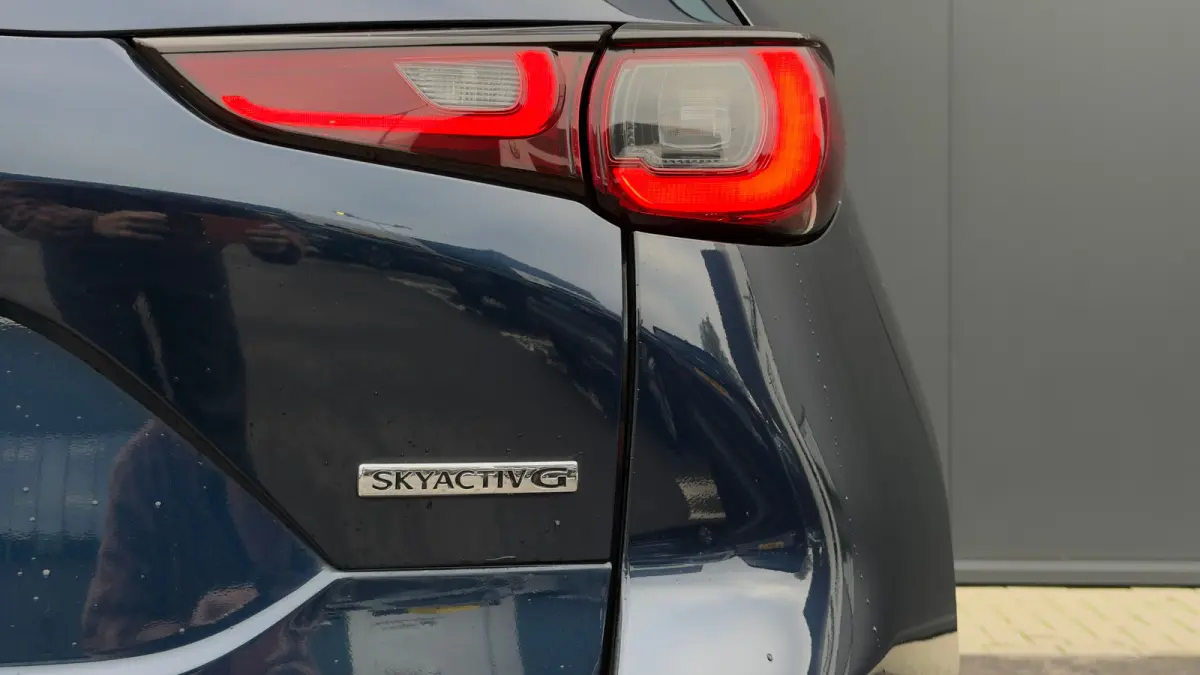 2.0 SkyActiv-G 165 Sportive | Trekhaak | 360 Camera | Adaptive Cruise Control | Head-up display | 19" |