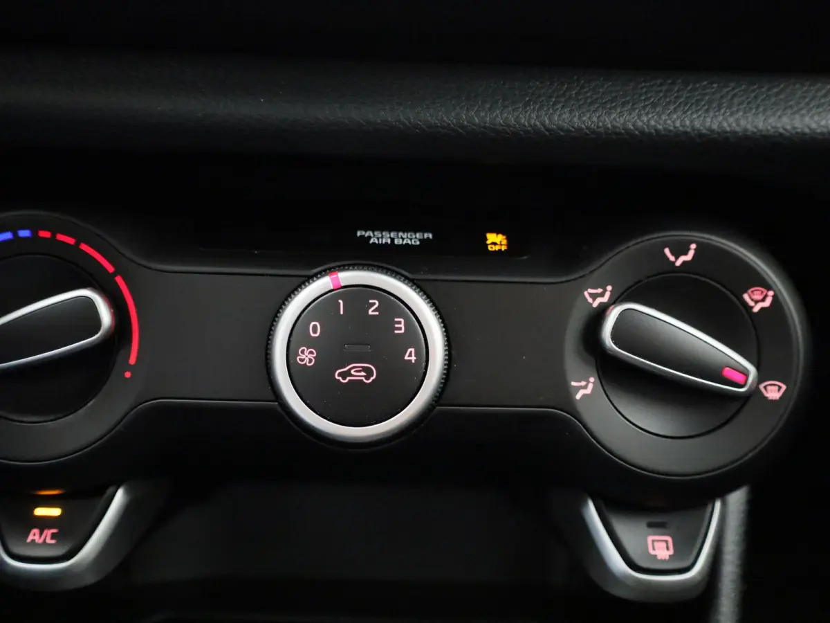 1.0 DPi ComfortLine | AUTOMAAT | AIRCO | BLUETOOTH | CRUISE CONTROL | MULTIFUNCTIONEEL STUURWIEL | 5-DEURS |