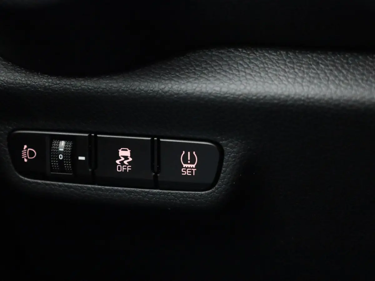1.0 DPi ComfortLine | AUTOMAAT | AIRCO | BLUETOOTH | CRUISE CONTROL | MULTIFUNCTIONEEL STUURWIEL | 5-DEURS |