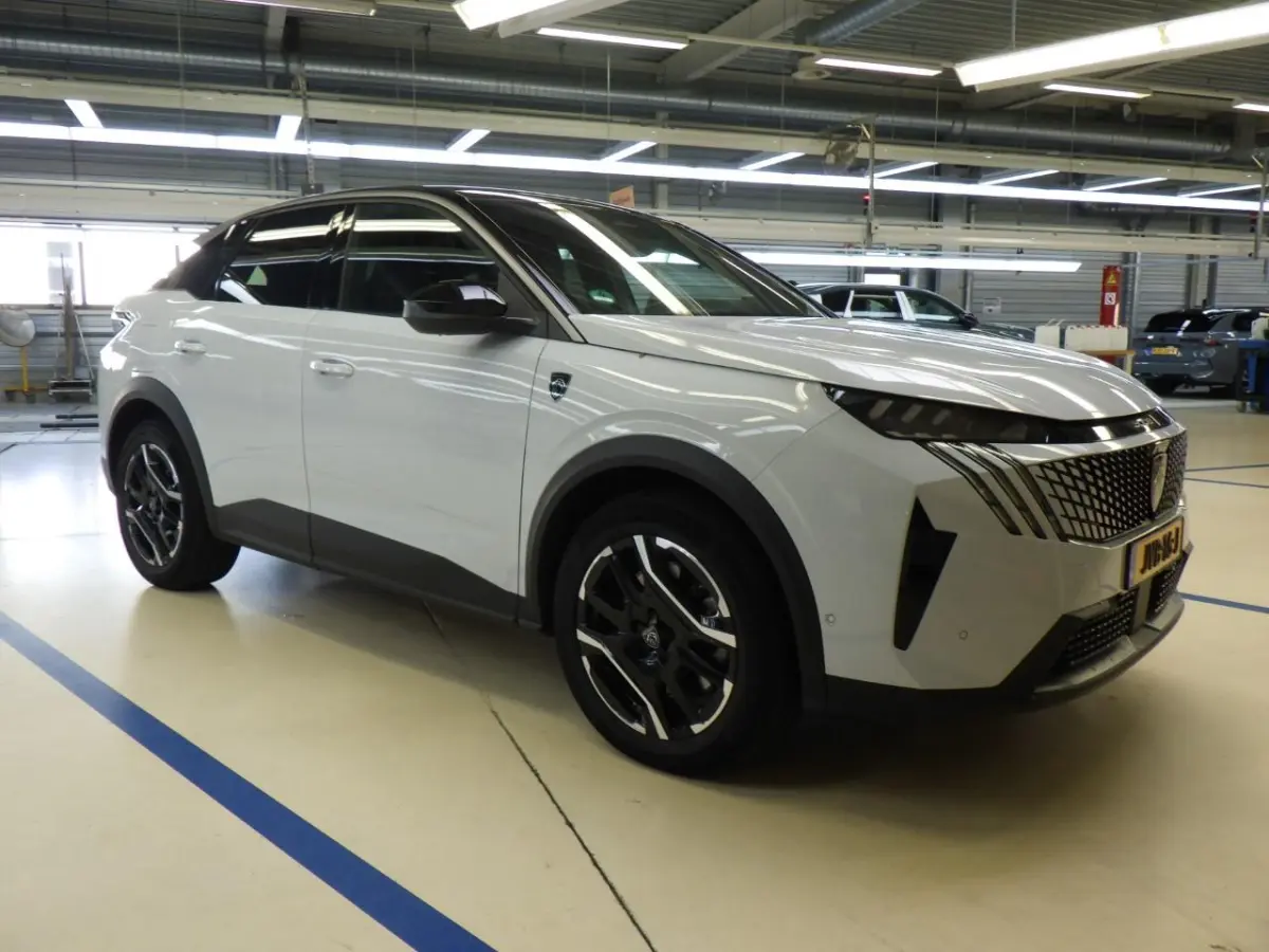 1.6 plug-in Hybrid 195 GT SUPER UITSTRALING! | Camera | 19'' LMV | Adaptieve Cruise ! | | 7,4 kW lader | Achteruitrij assistent | Achteruitrijcamera