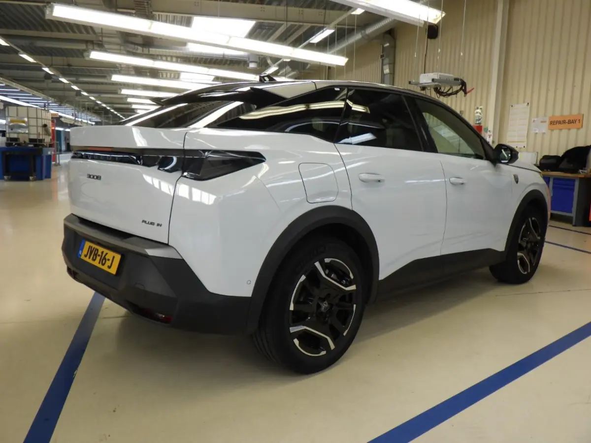 1.6 plug-in Hybrid 195 GT SUPER UITSTRALING! | Camera | 19'' LMV | Adaptieve Cruise ! | | 7,4 kW lader | Achteruitrij assistent | Achteruitrijcamera