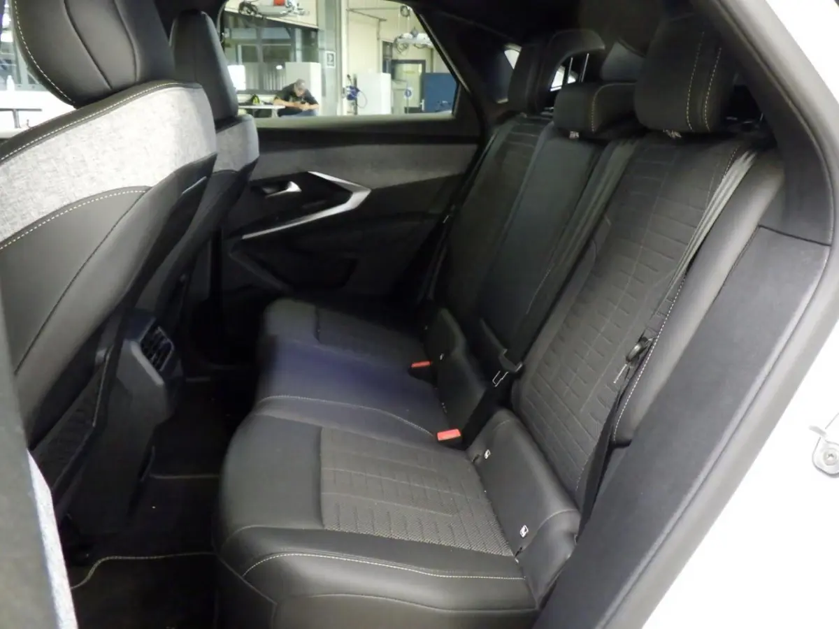 1.6 plug-in Hybrid 195 GT SUPER UITSTRALING! | Camera | 19'' LMV | Adaptieve Cruise ! | | 7,4 kW lader | Achteruitrij assistent | Achteruitrijcamera