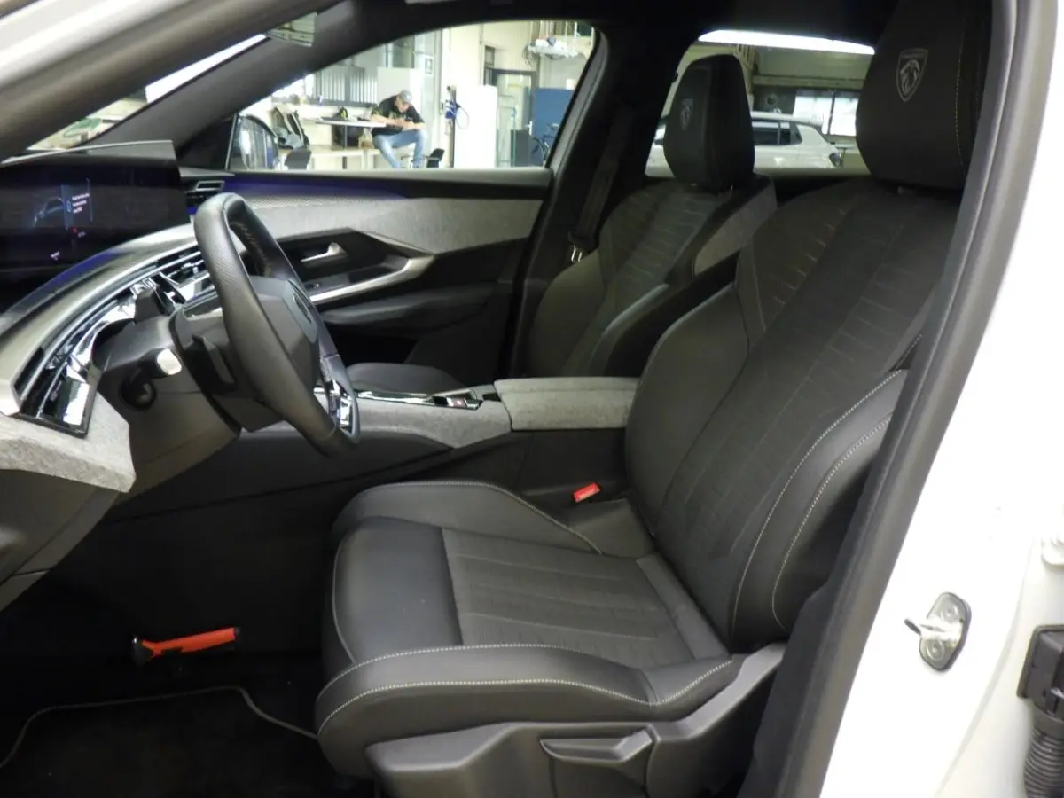 1.6 plug-in Hybrid 195 GT SUPER UITSTRALING! | Camera | 19'' LMV | Adaptieve Cruise ! | | 7,4 kW lader | Achteruitrij assistent | Achteruitrijcamera