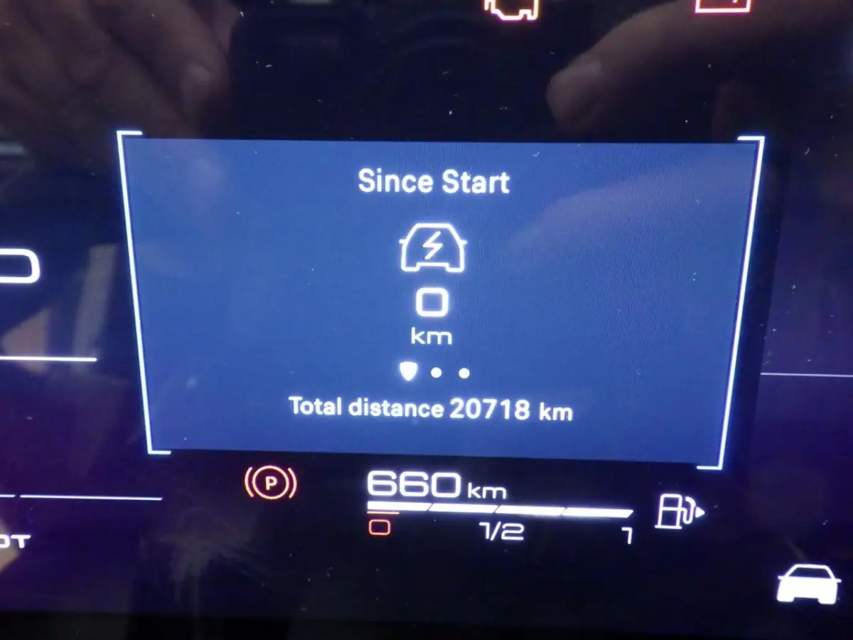 1.6 plug-in Hybrid 195 GT SUPER UITSTRALING! | Camera | 19'' LMV | Adaptieve Cruise ! | | 7,4 kW lader | Achteruitrij assistent | Achteruitrijcamera