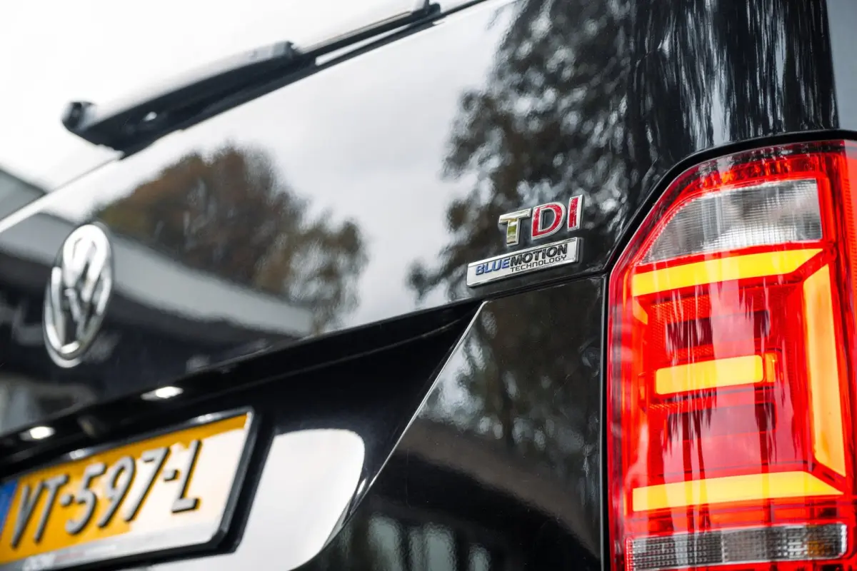 2.0 TDI L1H2 Highline Automaat I Achterklep I Leder I Camera I Stoelverwarming I Airco I Cruise I NL I NAP