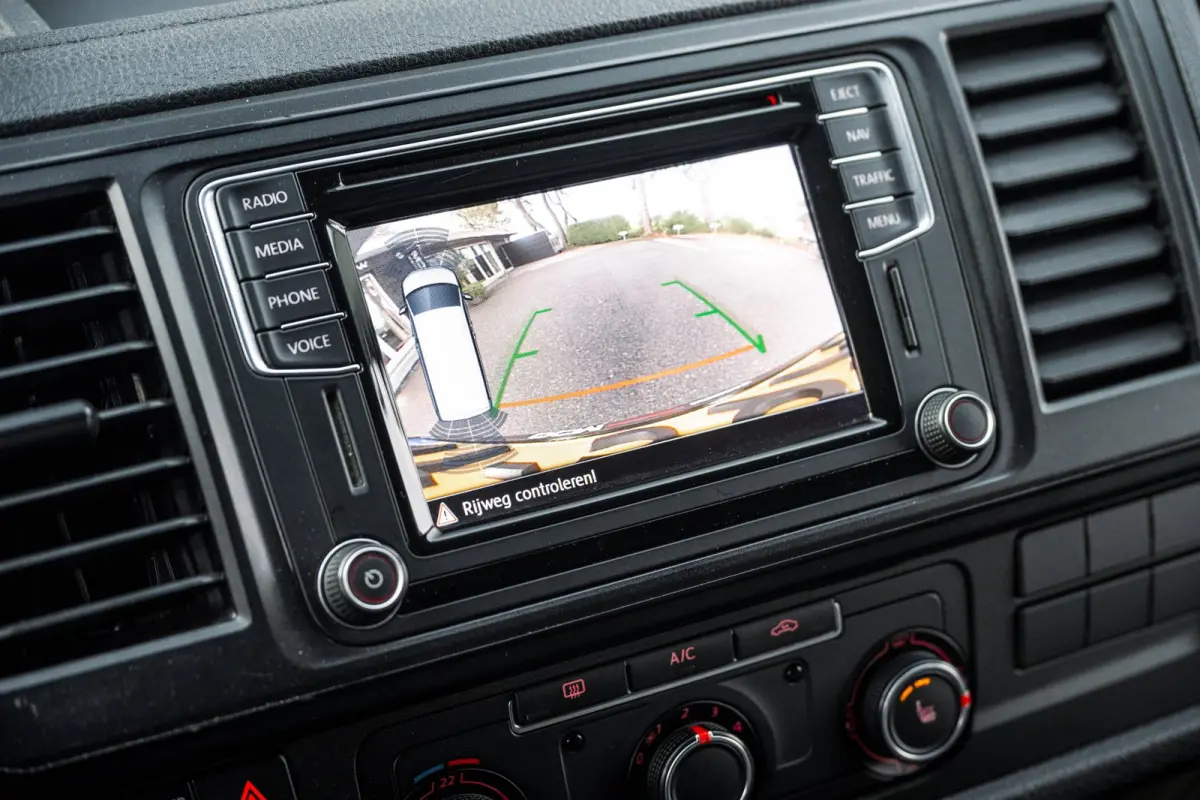 2.0 TDI L1H2 Highline Automaat I Achterklep I Leder I Camera I Stoelverwarming I Airco I Cruise I NL I NAP